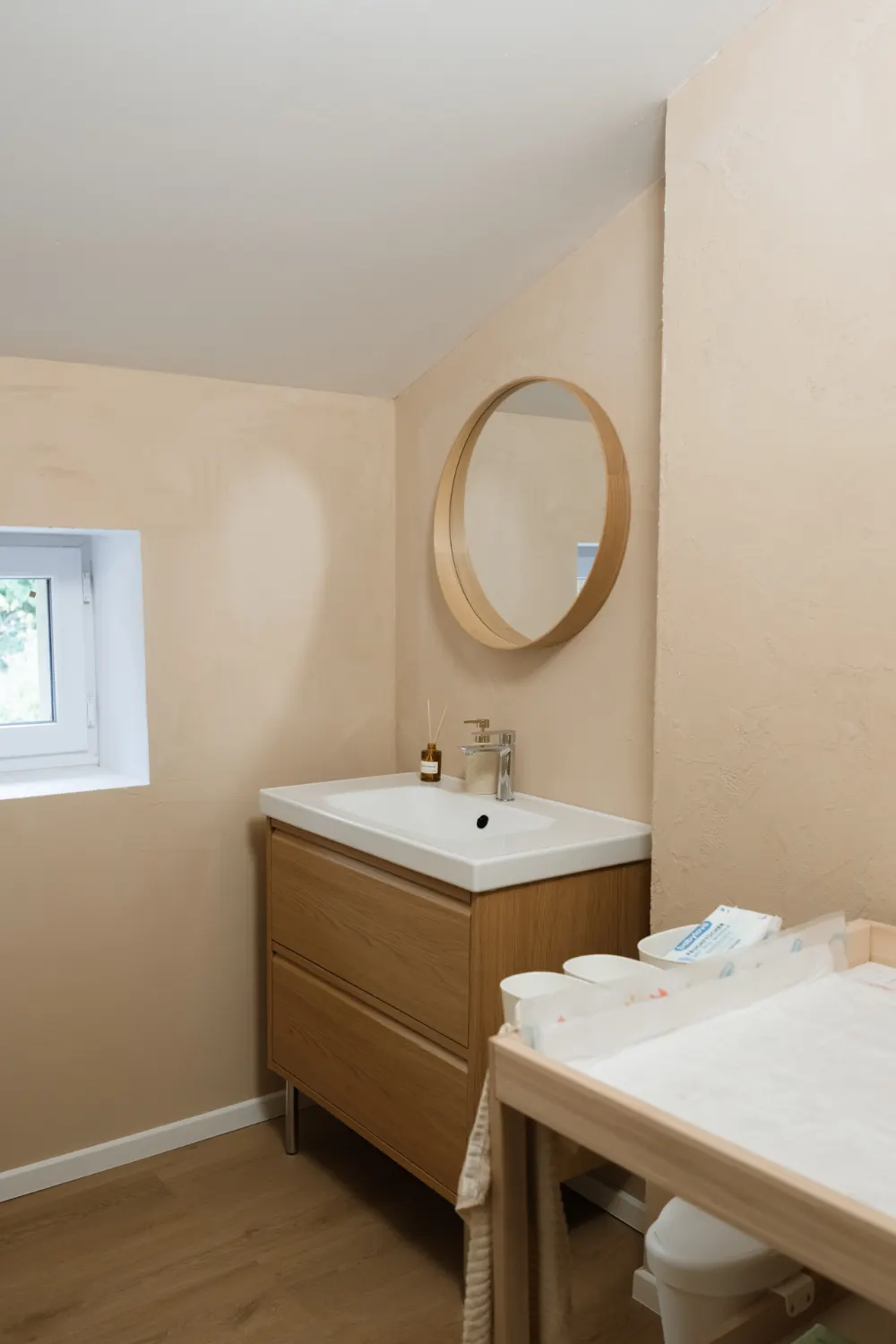 Ateliér pro newborn focení v Praze s přebalovacím pultem