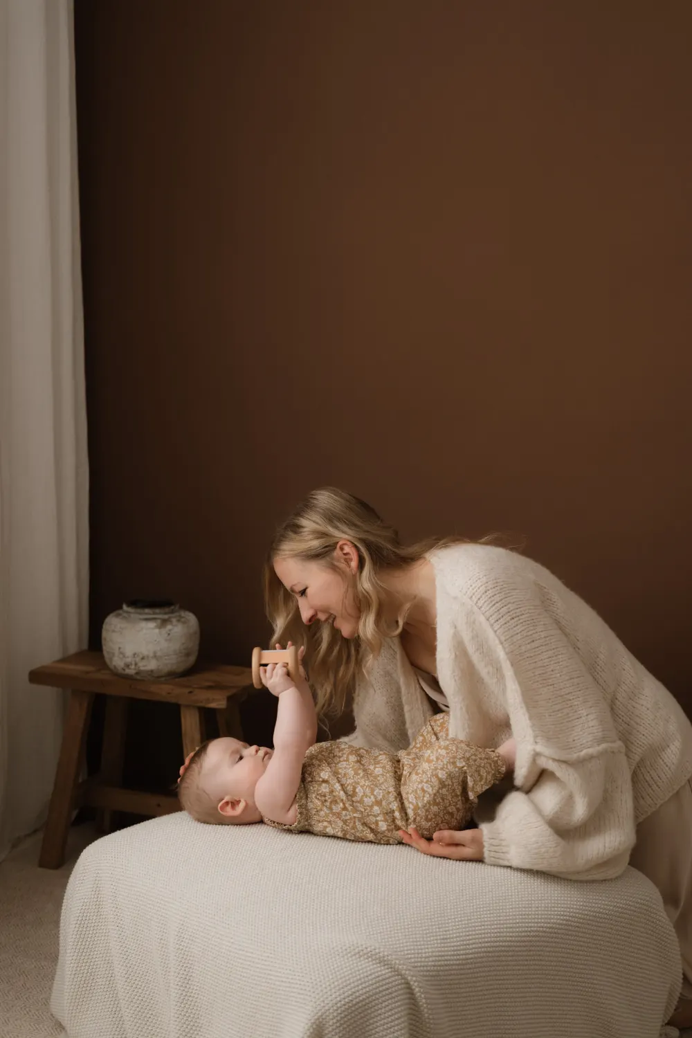 Rodinné focení v ateliéru s malým dítětem