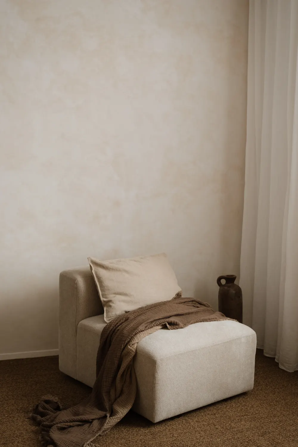 Ateliér na focení v Praze s čistou scénou a denním světlem